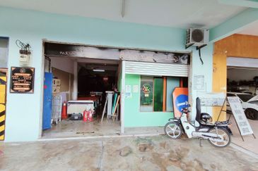 Kosmopleks, Bandar Baru Salak Tinggi