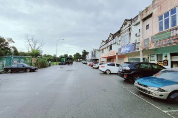 Kosmopleks, Bandar Baru Salak Tinggi