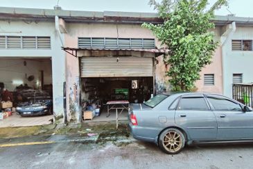 Kosmopleks, Bandar Baru Salak Tinggi