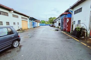 Kosmopleks, Bandar Baru Salak Tinggi