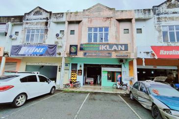Kosmopleks, Bandar Baru Salak Tinggi