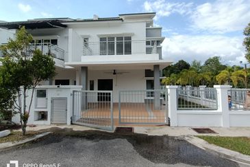 TIARA MELAKA GOLF & COUNTRY CLUB (VILLE