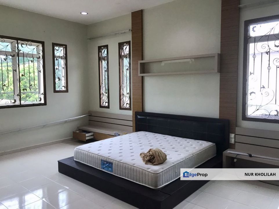 Semi D 2 Tingkat ADA AIRCOND Di Taman Paya Emas, MELAKA, Melaka, Melaka Tengah