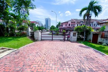 Bandar Tun Hussein Onn