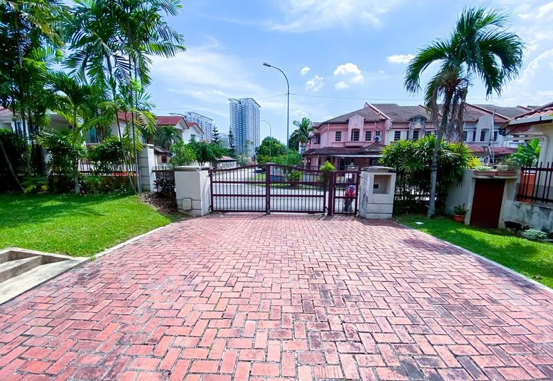 Bandar Tun Hussein Onn