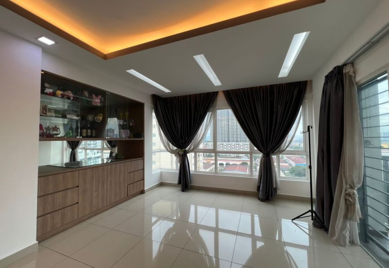 First Residence (Residensi Unggul)