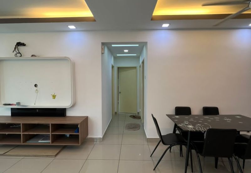 First Residence (Residensi Unggul)