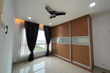 First Residence (Residensi Unggul)