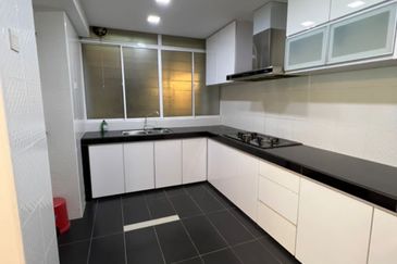 First Residence (Residensi Unggul)