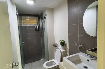 First Residence (Residensi Unggul)