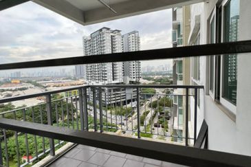 First Residence (Residensi Unggul)