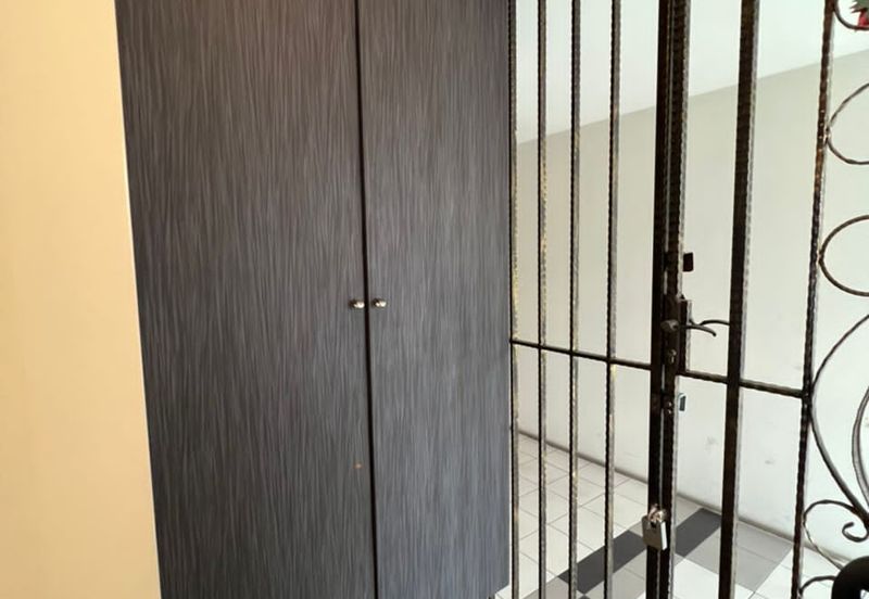 First Residence (Residensi Unggul)