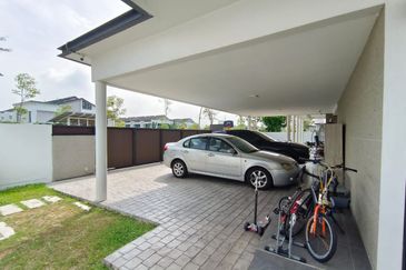 Tiana Elmina Gardens