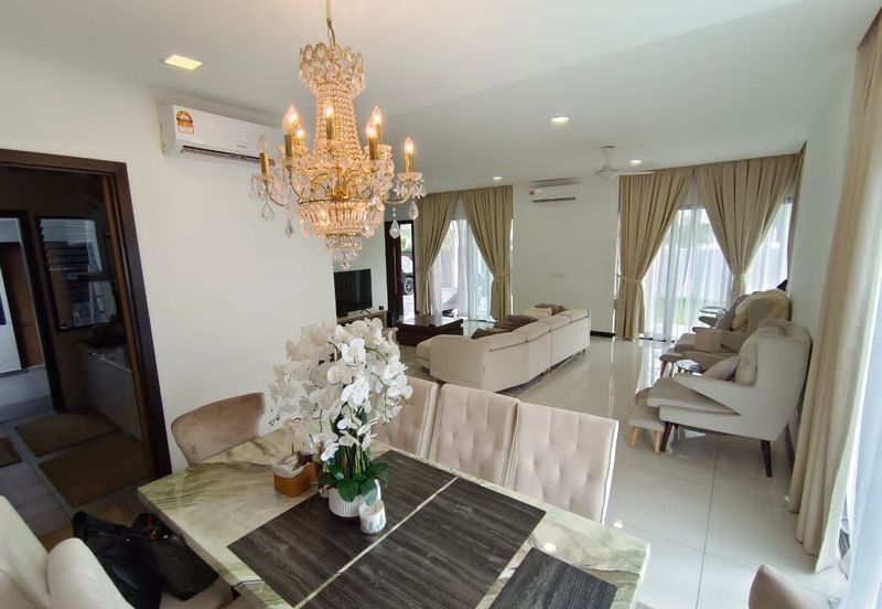 Tiana Elmina Gardens