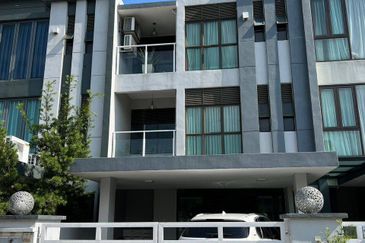 Renovated 2.5 Storey Terrace Reika USJ Heights Subang Jaya