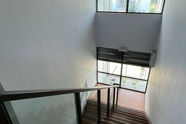 Renovated 2.5 Storey Terrace Reika USJ Heights Subang Jaya