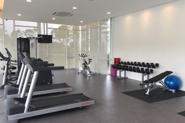 3 STOREY TERRACE HOUSE CORNER [EXTRA LAND 20X70 ] 