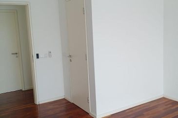 3 STOREY TERRACE HOUSE CORNER [EXTRA LAND 20X70 ] 