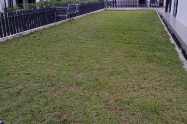 3 STOREY TERRACE HOUSE CORNER [EXTRA LAND 20X70 ] 