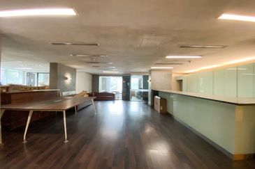 For Rent Office Strategic Location near MRT, Monorail & Public Bus.   Mezzanine Floor Office Space at Suasana Bukit Ceylon, Bukit Bintang Kuala Lumpur