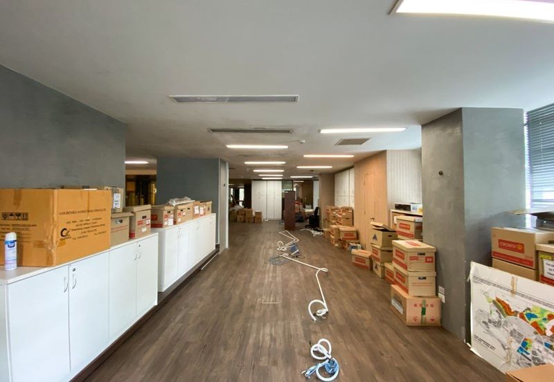 For Rent Office Strategic Location near MRT, Monorail & Public Bus.   Mezzanine Floor Office Space at Suasana Bukit Ceylon, Bukit Bintang Kuala Lumpur