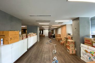 For Rent Office Strategic Location near MRT, Monorail & Public Bus.   Mezzanine Floor Office Space at Suasana Bukit Ceylon, Bukit Bintang Kuala Lumpur