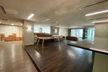 For Rent Office Strategic Location near MRT, Monorail & Public Bus.   Mezzanine Floor Office Space at Suasana Bukit Ceylon, Bukit Bintang Kuala Lumpur