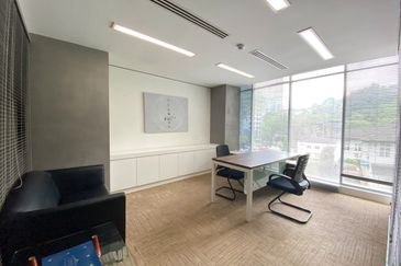 For Rent Office Strategic Location near MRT, Monorail & Public Bus.   Mezzanine Floor Office Space at Suasana Bukit Ceylon, Bukit Bintang Kuala Lumpur
