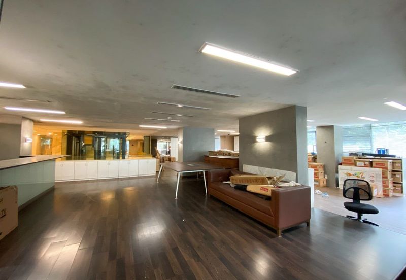 For Rent Office Strategic Location near MRT, Monorail & Public Bus.   Mezzanine Floor Office Space at Suasana Bukit Ceylon, Bukit Bintang Kuala Lumpur