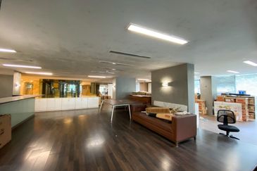 For Rent Office Strategic Location near MRT, Monorail & Public Bus.   Mezzanine Floor Office Space at Suasana Bukit Ceylon, Bukit Bintang Kuala Lumpur