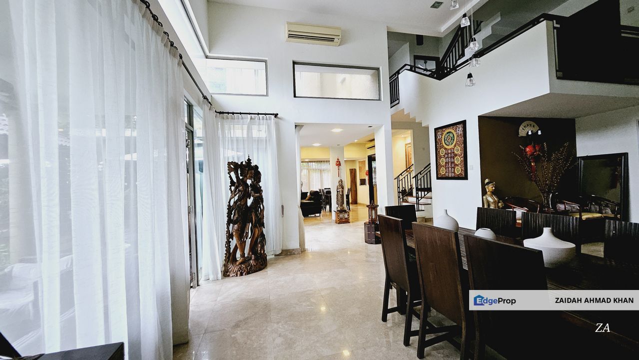 3 1/2 Storey Bungalow With Swimming pool in Changkat Kiara Surya Mont Kiara For Sale Mont Kiara For Sale, Kuala Lumpur, Dutamas