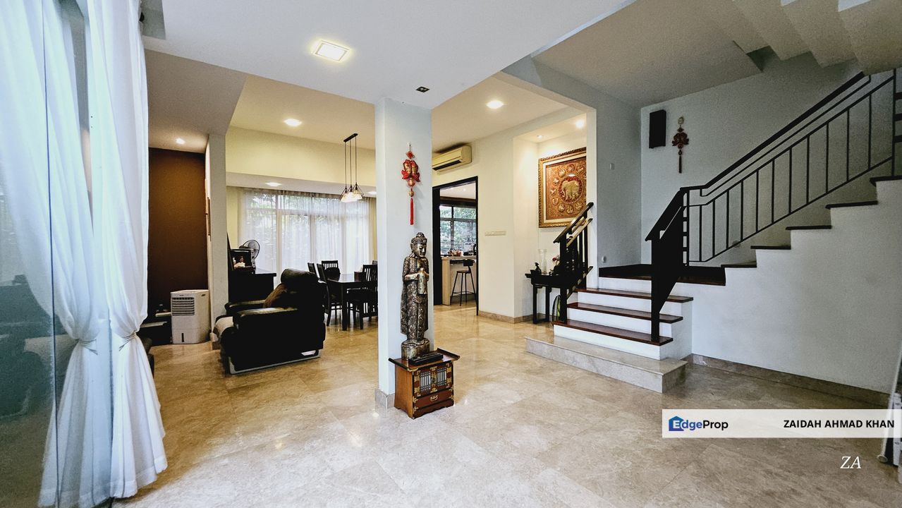 3 1/2 Storey Bungalow With Swimming pool in Changkat Kiara Surya Mont Kiara For Sale Mont Kiara For Sale, Kuala Lumpur, Dutamas