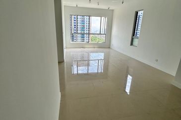 Lakefront Condominium | Emerald Hills @ Alam Damai