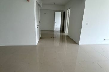 Lakefront Condominium | Emerald Hills @ Alam Damai