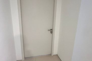 Lakefront Condominium | Emerald Hills @ Alam Damai