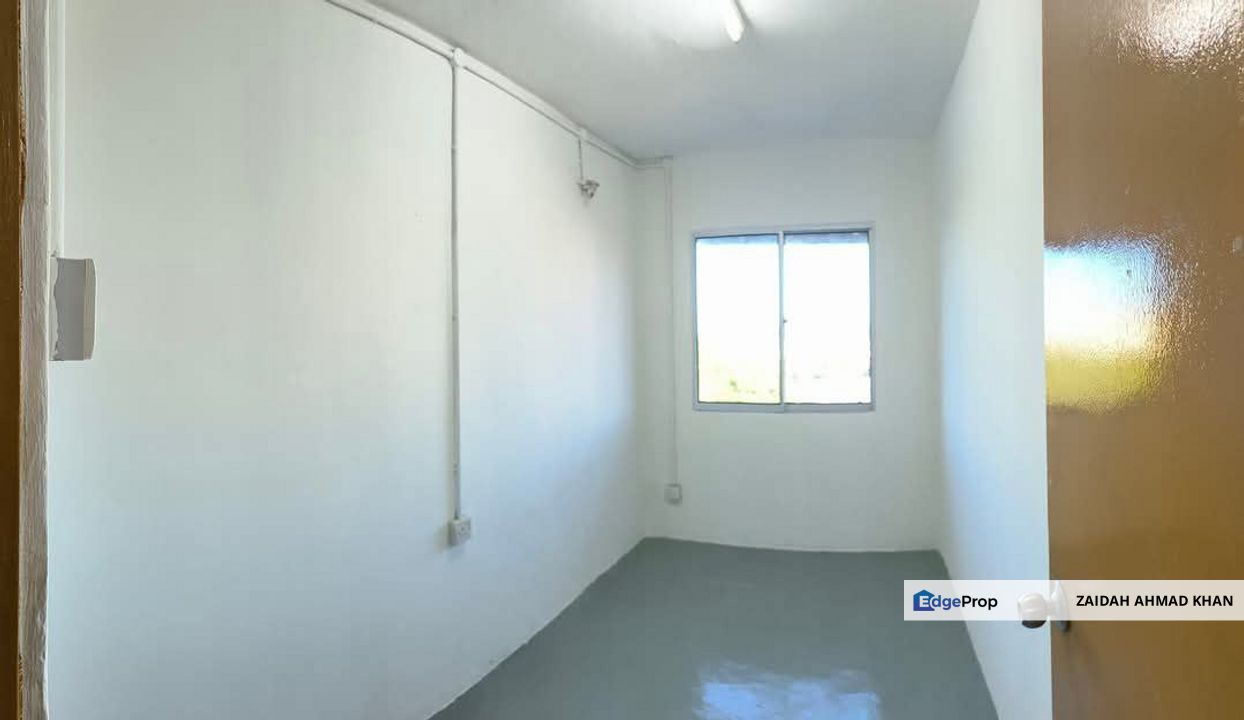 APARTMENT LESTARI DAMANSARA DAMAI SELANGOR FLAT UNTUK DIJUAL RENOVATED KITCHEN CABINET, Selangor, Damansara Damai