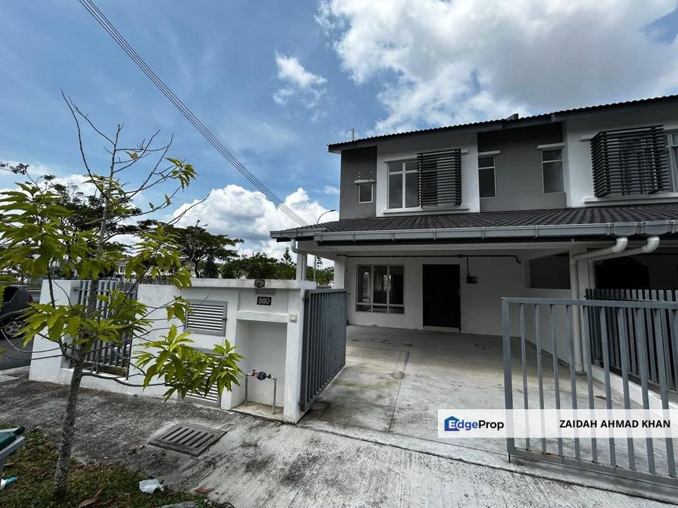 AURY IRINGAN BAYU SEREMBAN NEGERI SEMBILAN DOUBLE STOREY HOUSE FOR SALE ENDLOT FREEHOLD MORE SPACE TO RENOVATE, Negeri Sembilan, Seremban