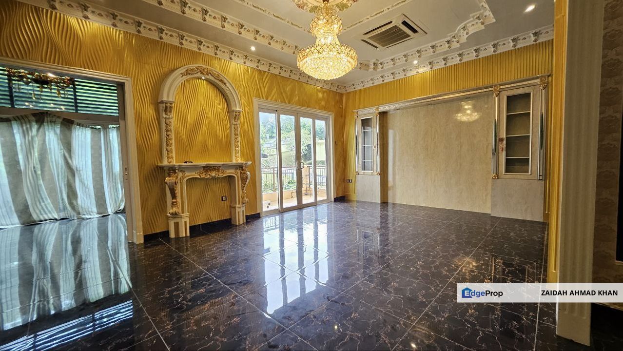 SECTION 16 PETALING JAYA SELANGOR 2.5 STOREY BUNGALOW WITH SWIMMING POOL RENOVATED WITH EVENT GLASS HOUSE, Selangor, Petaling Jaya