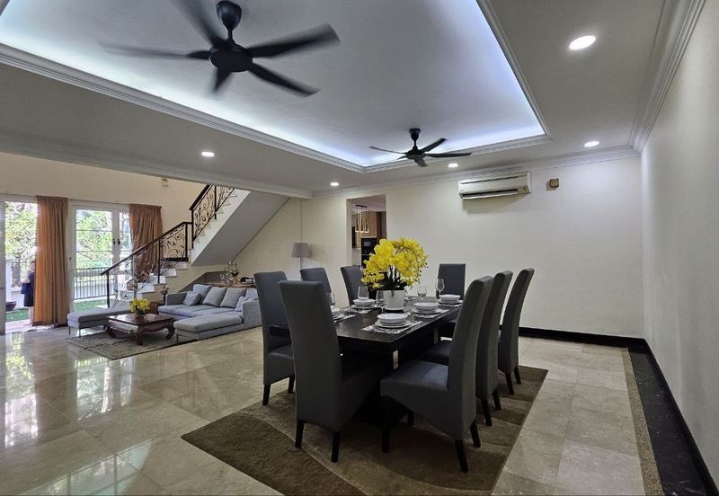 Kiara Peak (Puncak Kiara)