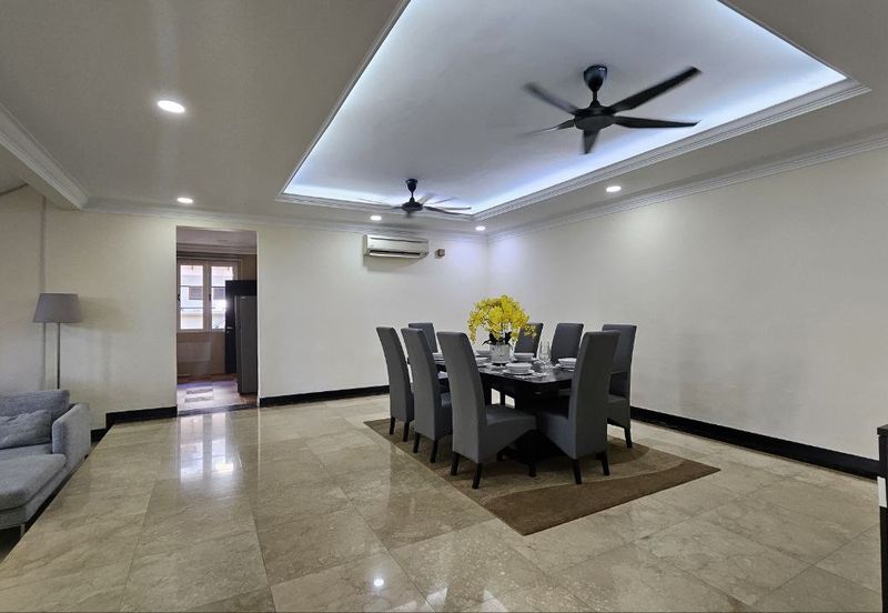 Kiara Peak (Puncak Kiara)