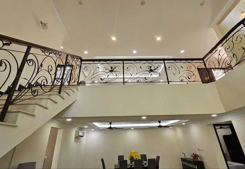 Kiara Peak (Puncak Kiara)