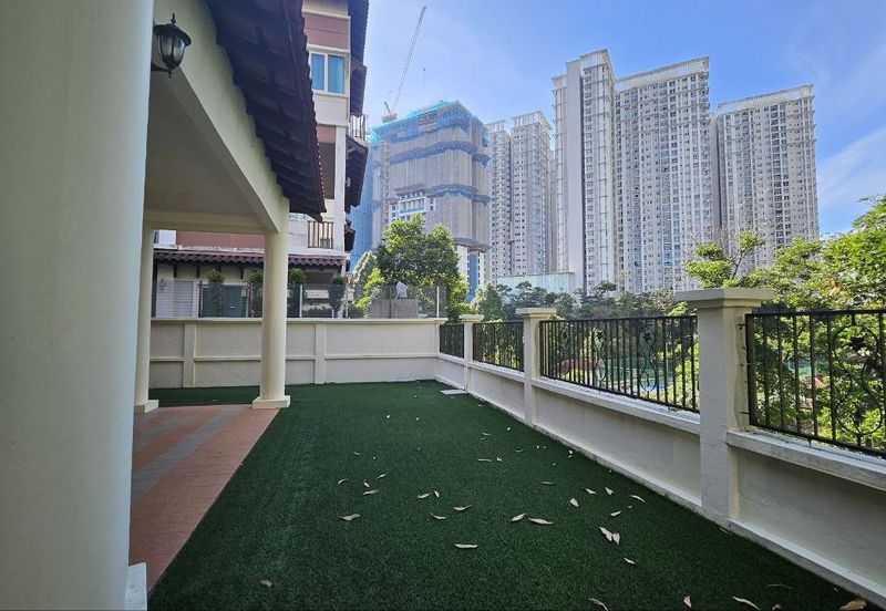 Kiara Peak (Puncak Kiara)