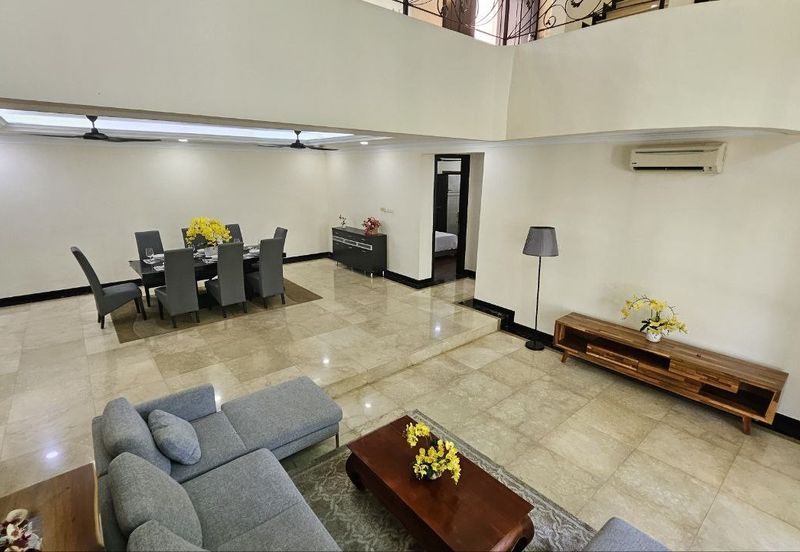 Kiara Peak (Puncak Kiara)