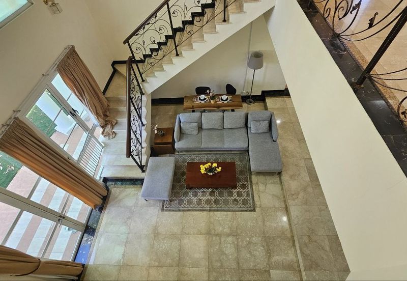 Kiara Peak (Puncak Kiara)