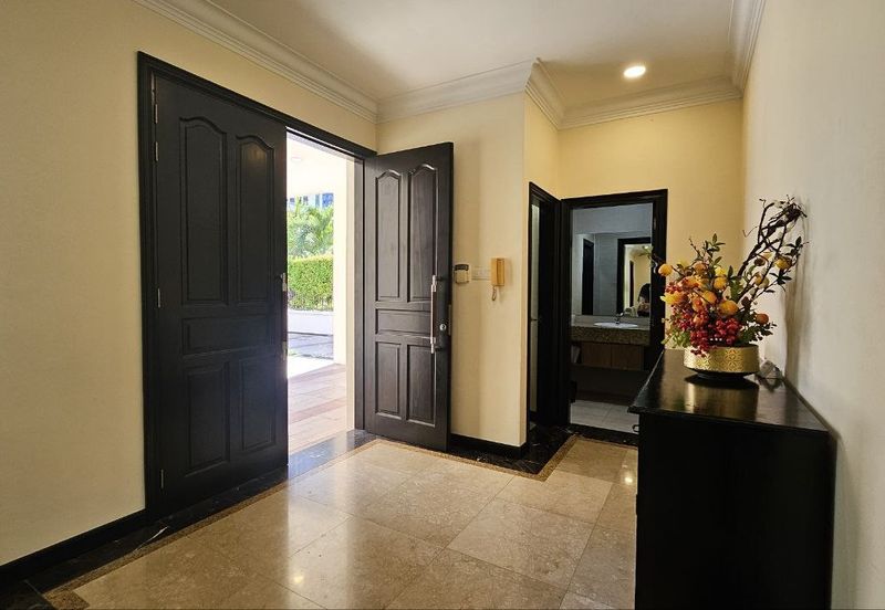 Kiara Peak (Puncak Kiara)