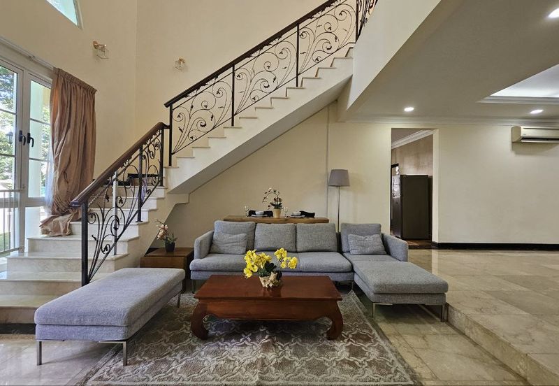 Kiara Peak (Puncak Kiara)