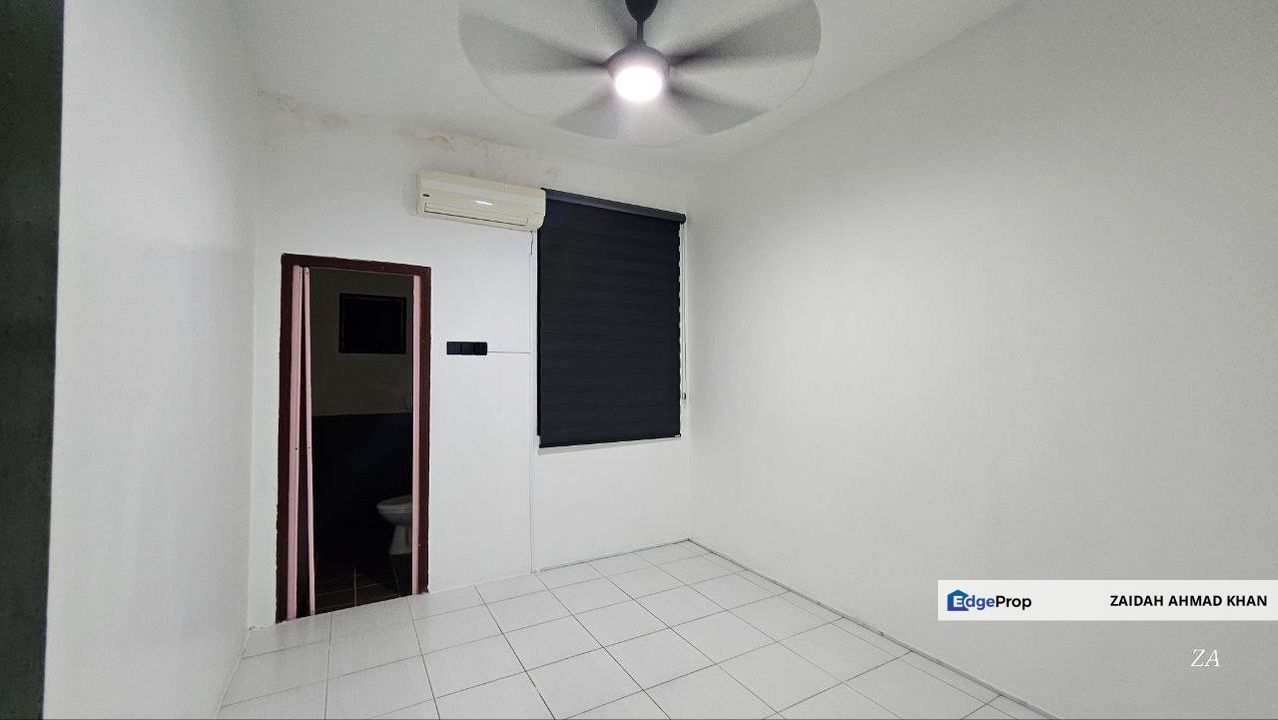 Double Storey Seksyen 4, Bandar Baru Bangi, Selangor, Bangi