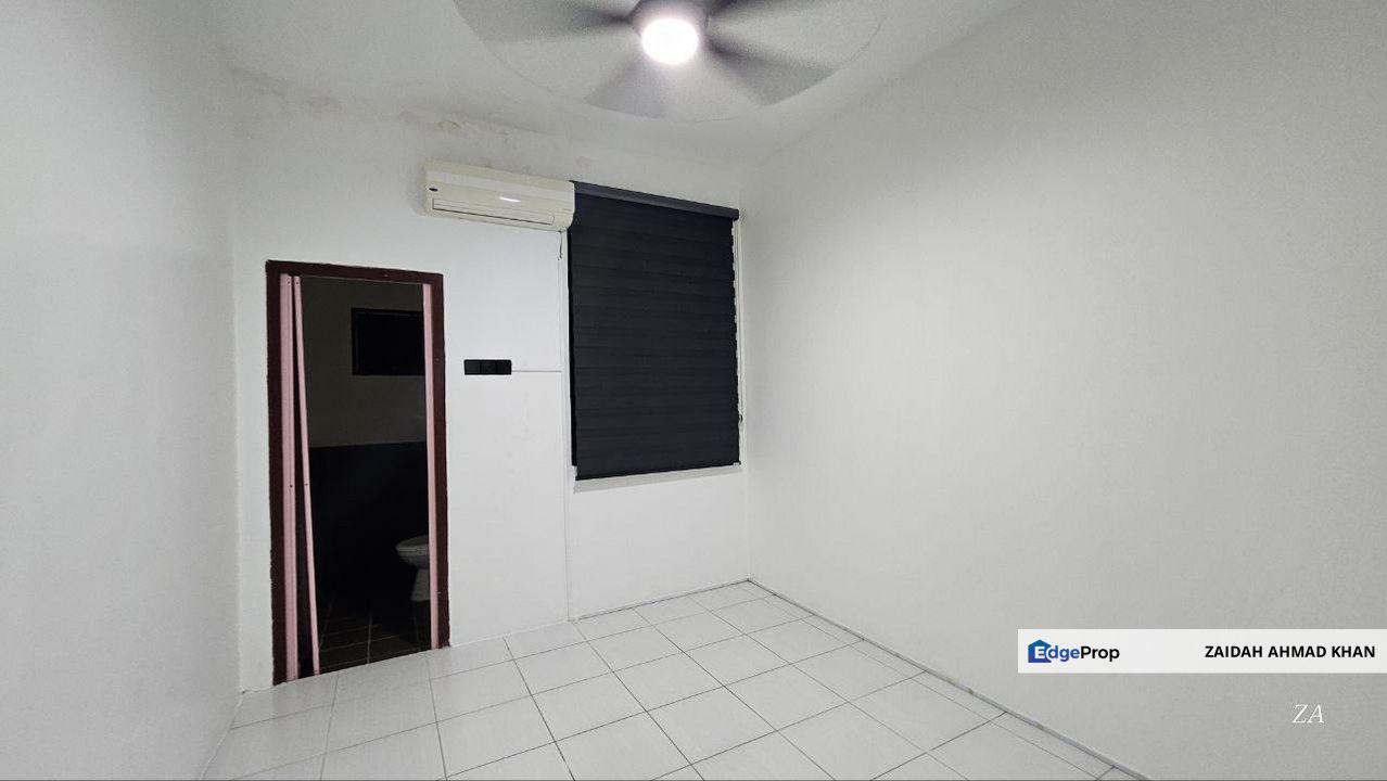 Double Storey Seksyen 4, Bandar Baru Bangi, Selangor, Bangi