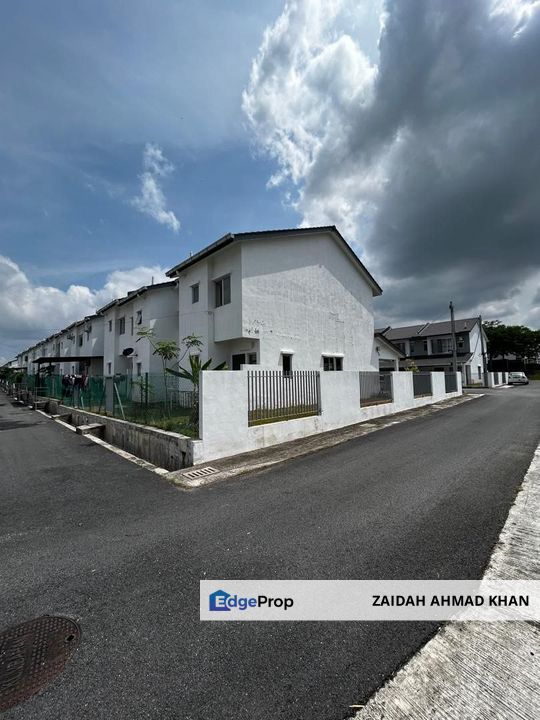 Aury Iringan Bayu Double storey End lot With Land, Negeri Sembilan, Seremban