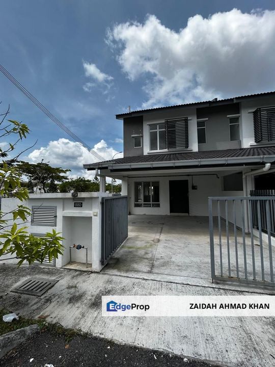 Aury Iringan Bayu Double storey End lot With Land, Negeri Sembilan, Seremban